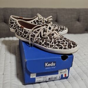 Keds, Animal Print Casual Tennis Shoes. Size 8.